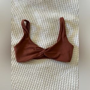 Buff Bunny - Twisted Sports Bra
